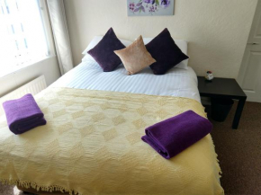 Rowe Gardens - Self Catering - Guesthouse Style - Comfortable Twin or Double Rooms - Quiet Residential Area
